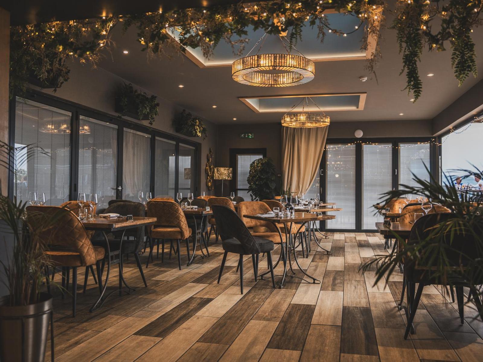 מלון וולס Crossways מראה חיצוני תמונה The interior of the restaurant