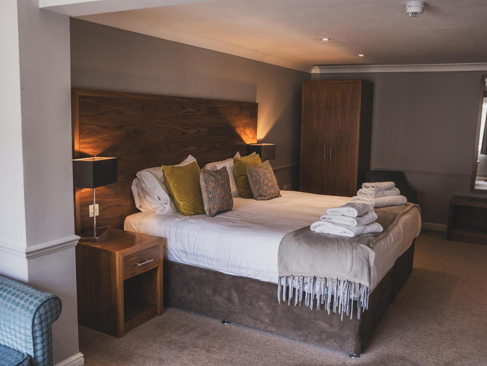 מלון וולס Crossways מראה חיצוני תמונה A bedroom at The Old Vicarage Hotel